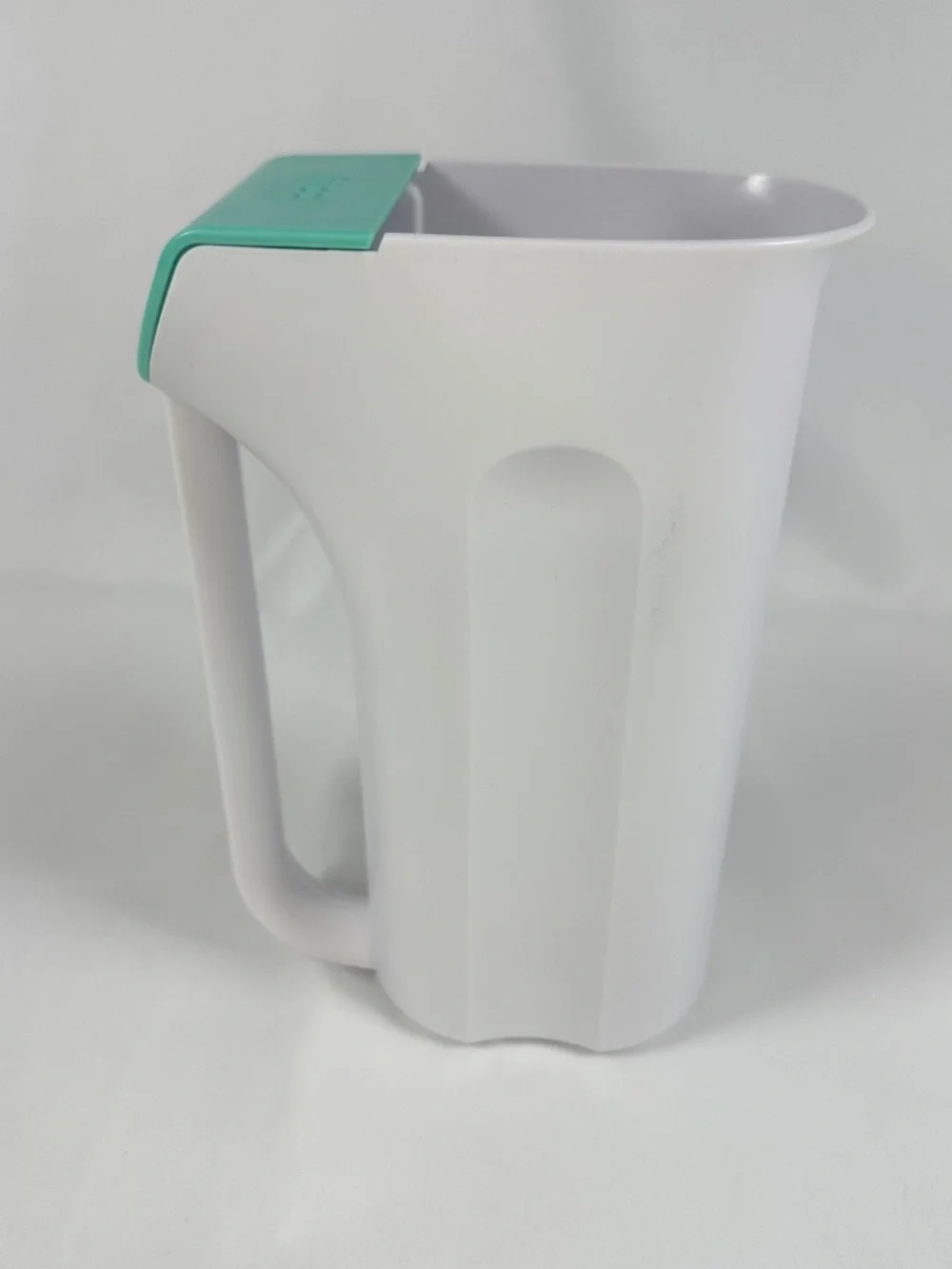 Frida Baby Rinse Cup Dual Flow 24 ounces, White and Green